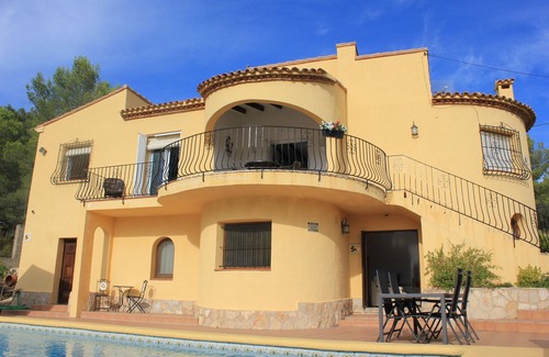 Jalon Villa | Quiet villa with private pool