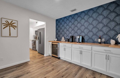 Apollo Beach House | Quiet Waterfront Luxury!