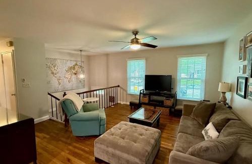 Hillsmere House | Quiet Waters Family Home 4BR Sleeps 8