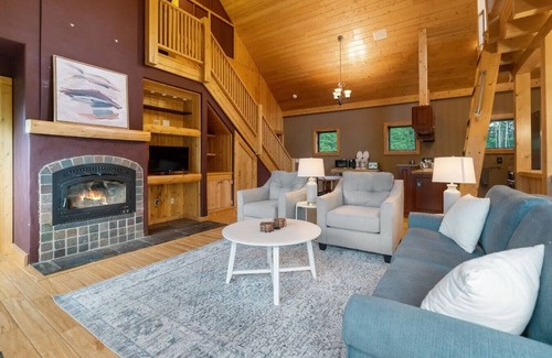 Wolverine House | Quiet Woodsy Wolverine Home