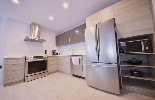 Cote-Des-Neiges—Notre-Dame-De-Grace Apartment | Quiet WOW 2BR*brand-new*gym*Parking