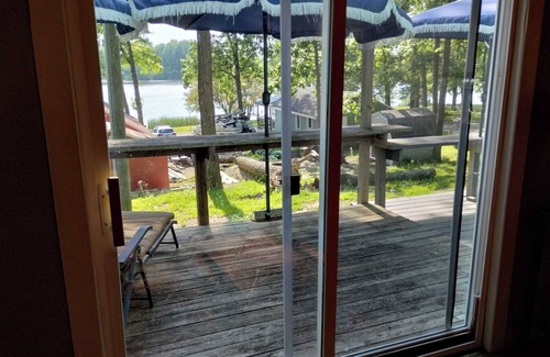 Brimfield Cabin | Quiet1 Bedroom Lake Cabin by Chain of Lakes State Park to Fish and Relax
