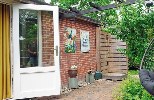 Dirkshorn House | Quietly located house with outdoor sauna