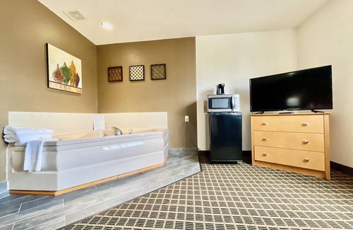 Quincy Hotel | Quincy Inn and Suites