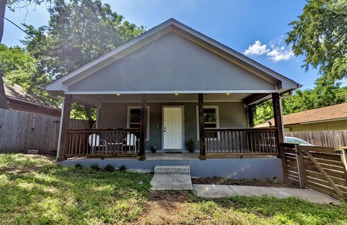 St. John - Coronado Hills House | Quintessential Austin house with private recording studio in back