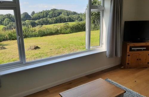 Newton Ferrers House | Quintessential, secluded South Devon cottage