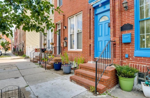 Downtown Baltimore House | Quirky Baltimore Townhome about 2 Mi to Inner Harbor