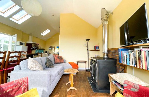 North Berwick Apartment | Quirky, Cosy 3BR Cottage w/Patio in Canty Bay