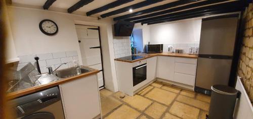 Corsham House | Quirky Cottage - Dogs Welcome