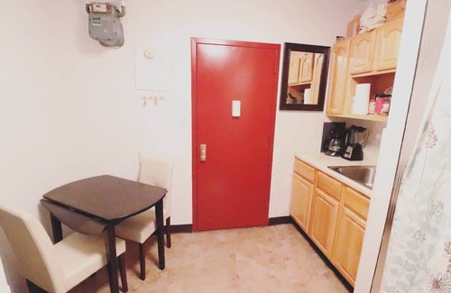 Little Italy Apartment | Quirky & Cozy Loft SoHo Little Italy - Sleeps 4