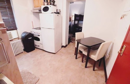 Little Italy Apartment | Quirky & Cozy Loft SoHo Little Italy - Sleeps 4