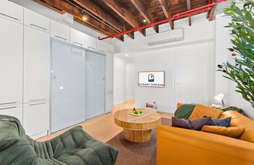 Darlinghurst Apartment | Quirky Loft by Sydney Dreams