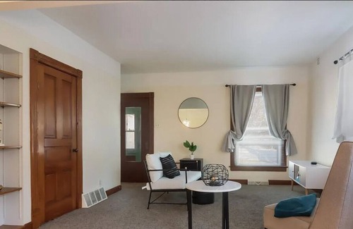 Cadillac House | Quirky, Quiet and Convenient. Downtown, Historic.