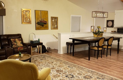Denison House | Quite Country Retreat - Pet friendly! Its time for some fun.