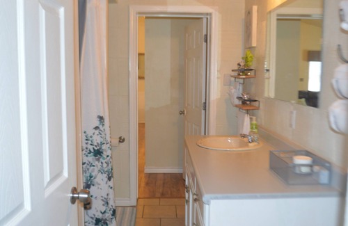 Denison House | Quite Country Retreat - Pet friendly! Its time for some fun.