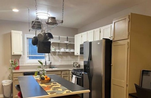 Northbrook Apartment | Quite peaceful escape in Northbrook