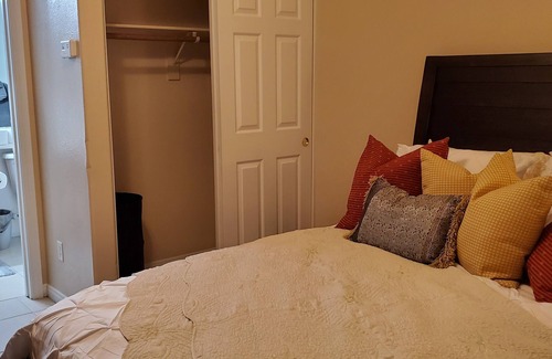 Enterprise House | Quite Private Guest House 1br 1 bath with private entrance