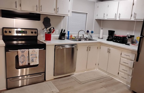 Blountstown House | Quite, restful 3 bedroom 2 bathroom trailer with lots of elbow room.