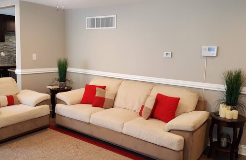 University Park House | QUITE TWNHSE 30 MINS TO CHI PRIVATE PARKING 3Bedrms 1 Full bath