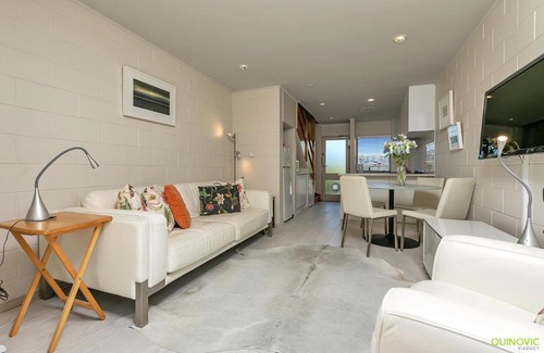 Freemans Bay Apartment | QV Sunny Townhouse at Collingwood Street - 456