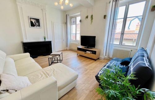 Bourgoin-Jallieu Apartment | République 3, Gare, Centre-ville