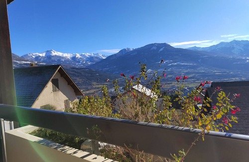 Embrun Apartment | Résidence Calme à Proximité Immédiate D'un Sentier de Randonnée
