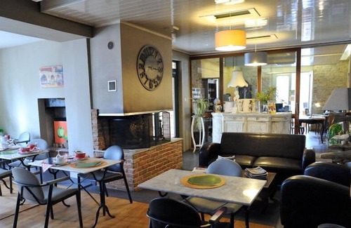 Caussade Hotel | Résidence Hôtel Larroque