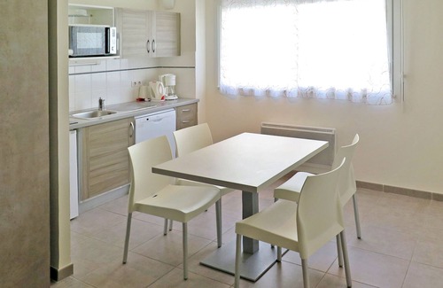Vieux-Boucau-les-Bains Apartment | Résidence Lagocéan T2 Classic by Interhome