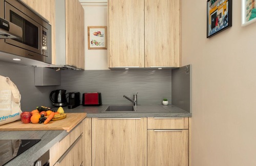 Lunel Apartment | Résidence les Roses by Interhome
