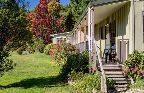 Marahau House | Rātā Cottage - Mārahau Holiday Unit