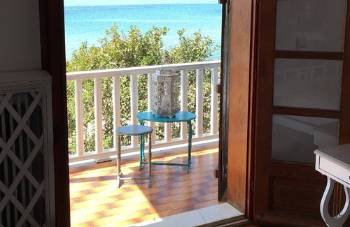 Megalos Prinos Villa | R 215 Elegant Luxury Beachfront Villa with Luxurious Pool, Outdoor BBQ and magnificent views at the