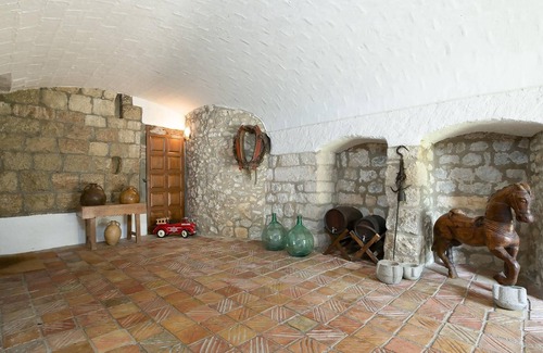 Navata House | R.277 - CASA TARAVAUS - Magnificent rustic house with private pool in the small village of Taravaus.