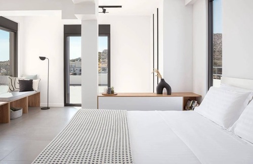 Kinosargous Villa | R 3379 Villa Eilionoir With Air Conditioning ,Ocean View &Writing Desk.