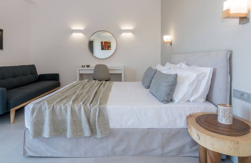 Amorgos Villa | R 983 Eros Luxury Villas with Espresso machine, BBQ & Sea view.
