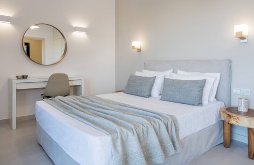 Amorgos Villa | R 983 Eros Luxury Villas with Espresso machine, BBQ & Sea view.