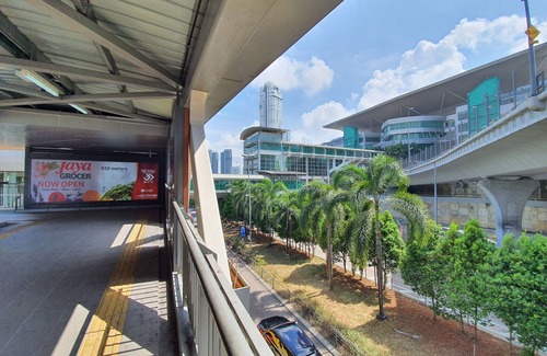 Central District House | R&F Airbnb Home Sweet Home