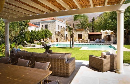 Kalymnos Town Villa | R&G Luxury accommodation in Kalymnos (Private Villa)