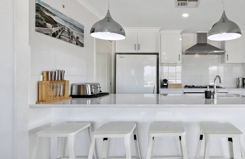 Aldinga Beach House | R & R Aldinga Beach By Wine Coast Holiday Rentals