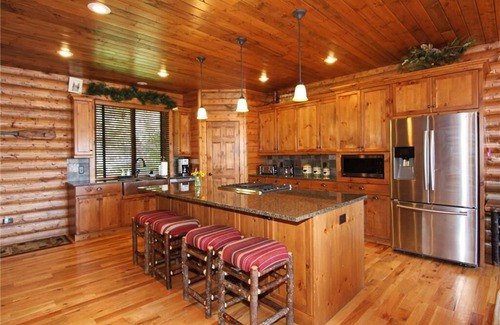 Breezy Point Cabin | R&R Cree Bay Retreat