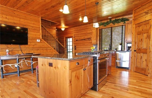 Breezy Point Cabin | R&R Cree Bay Retreat