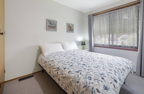 Warrnambool House | R&R Ocean Breeze - You can you hear the ocean