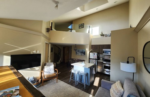 Village North Condo | R&R Retreat - In the Heart of the Village - 1 BEDROOM + LOFT