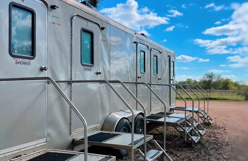 Prairie Lea Cabin | #R Son's Blue River Camp - Glamping Cabin w/2 Queen Beds