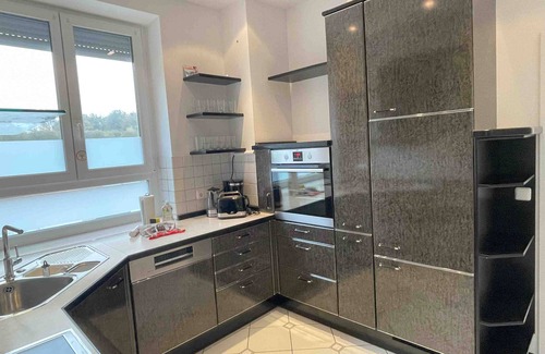 Regensburg Apartment | (R111) Large, modern fitter's apartment/temporary apartment
