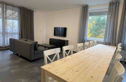 Regensburg Apartment | (R111) Large, modern fitter's apartment/temporary apartment