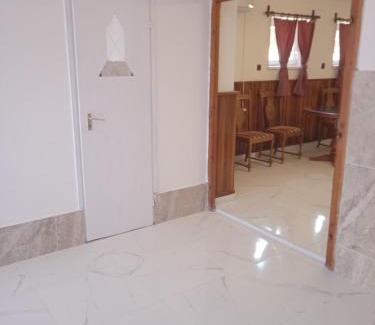 Siklos Apartment | R4 Rolléder Apartman-ház