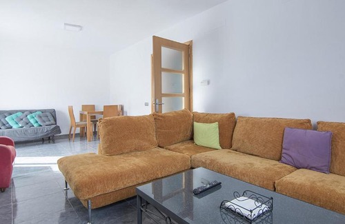Castellet i la Gornal Villa | R83 Villa Rosales