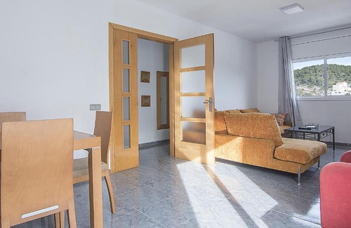 Castellet i la Gornal Villa | R83 Villa Rosales