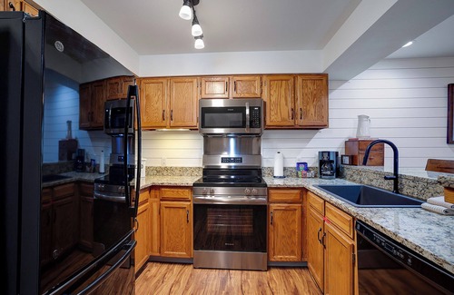 Steamboat Springs Condo | RA517 | Nice Furnishings | Pool and Hot Tub Access | Winter Shuttle