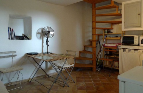 Gordes Cottage | RABASSO: pretty shed in the middle of nature.